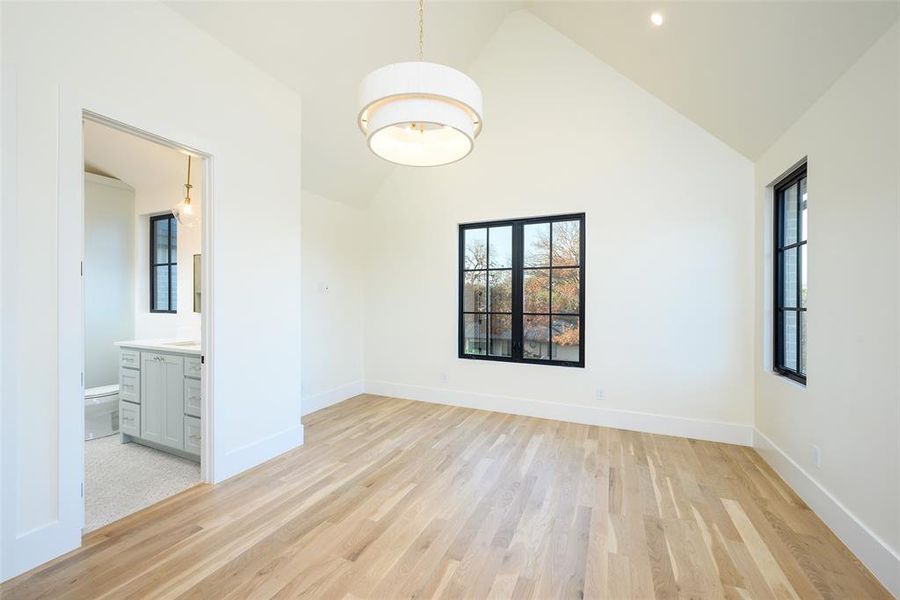 Spacious, unfurnished interior of a new home in , Dallas (Image 24).