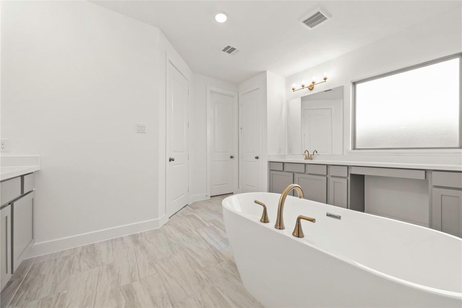 Representative image. Features, specifications, selections and colors may vary.