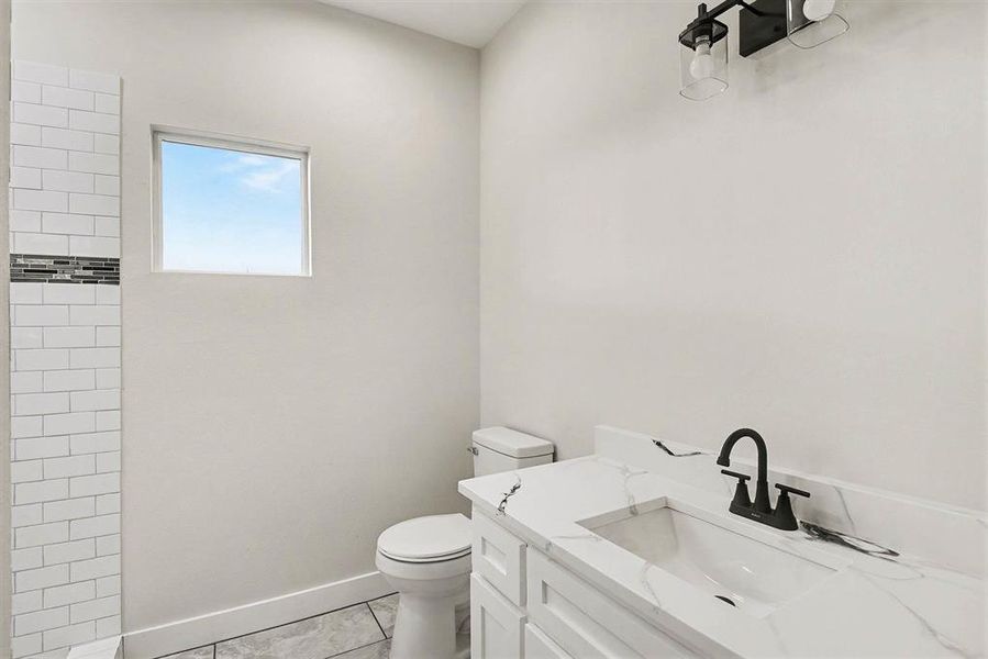 Furnished interior view inside a new home in , Fort Worth (Image 6).