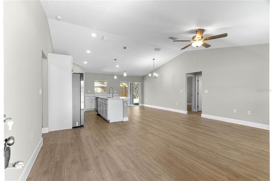 Spacious, unfurnished interior of a new home in , Ocklawaha (Image 15).