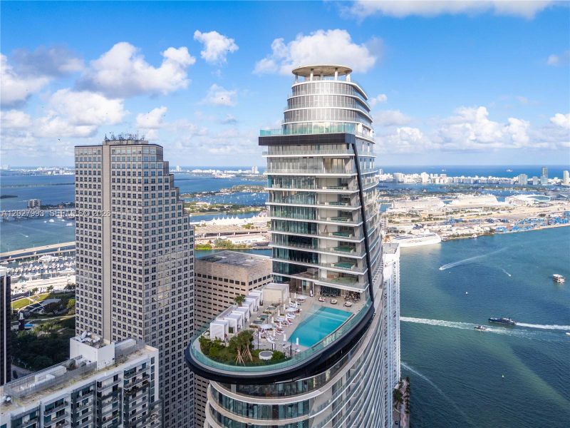 Condo located in Miami, FL showcasing its design and architecture (Image 24). Condo located in Miami, FL showcasing its design and architecture (Image 24).