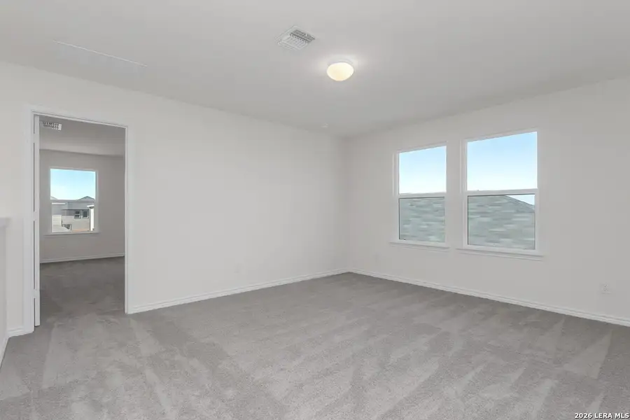 Spacious, unfurnished interior of a new home in The Granary - Heritage Collection, San Antonio (Image 15).