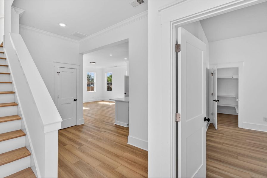 Spacious, unfurnished interior of a new home in , Summerville (Image 32).