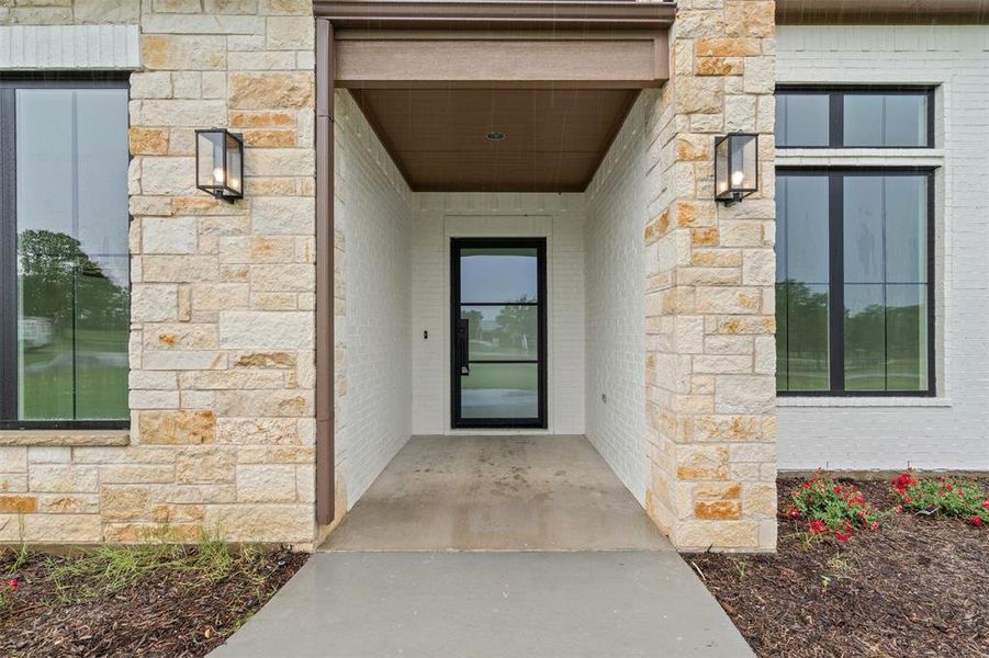 Exterior details and patio area of a home in Santana Ridge, Weatherford (Image 3).