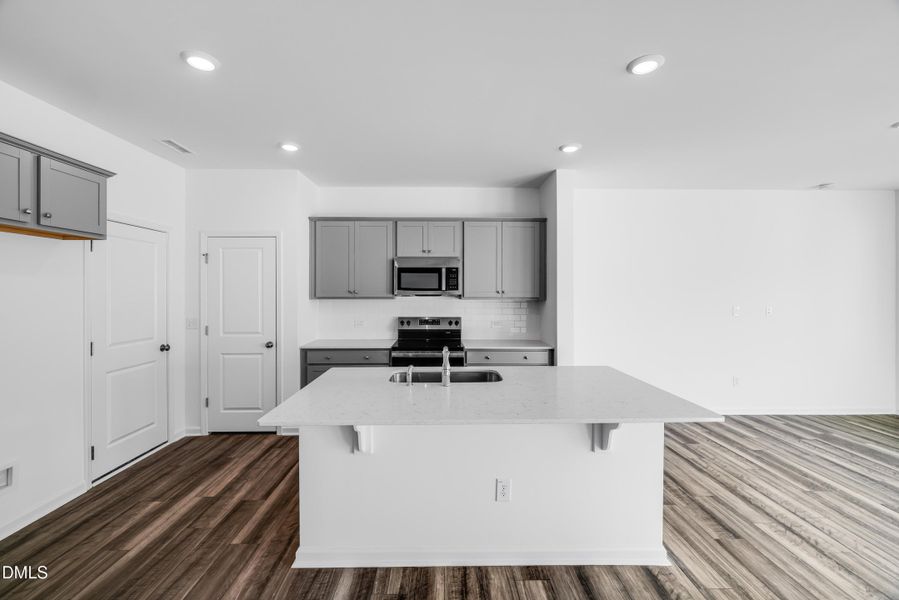 SUN_LawsonTownes_Pic_Cameron_Kitchen_1of