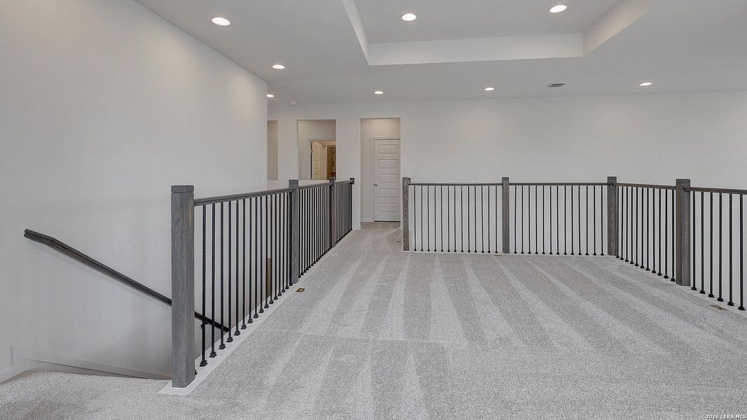Spacious, unfurnished interior of a new home in Haby Hill, San Antonio (Image 28).