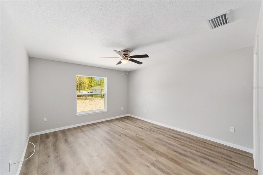 Spacious, unfurnished interior of a new home in , Citrus Springs (Image 15).