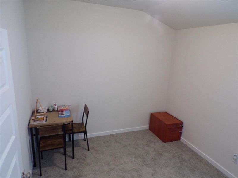 Image 16 of a home in Mavera.