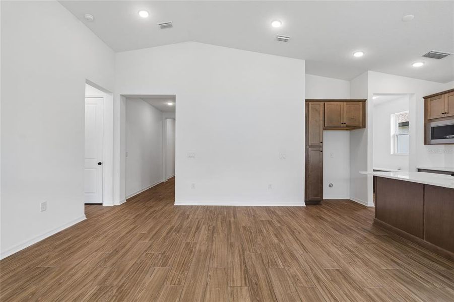 Spacious, unfurnished interior of a new home in Isles at Bayview, Parrish (Image 37). Spacious, unfurnished interior of a new home in Isles at Bayview, Parrish (Image 37).