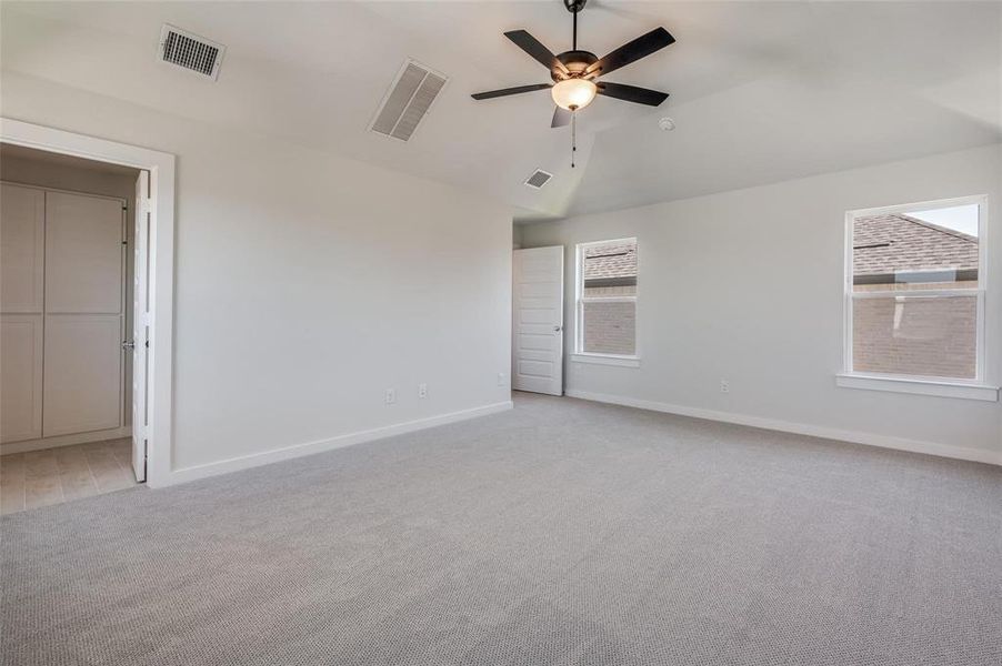 Spacious, unfurnished interior of a new home in , Frisco (Image 9).