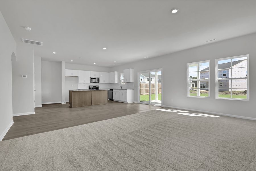 Spacious, unfurnished interior of a new home in River Tide Farms, Bolivia (Image 16). Spacious, unfurnished interior of a new home in River Tide Farms, Bolivia (Image 16).