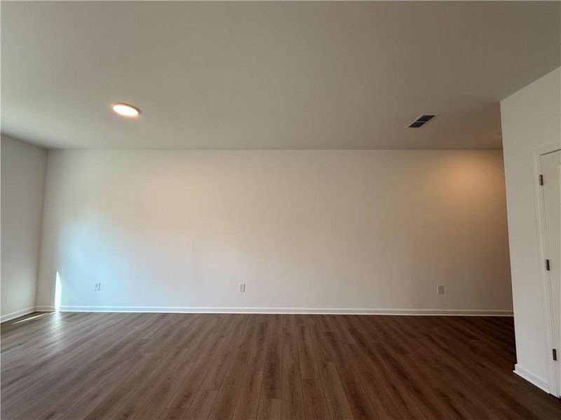 Spacious, unfurnished interior of a new home in Leydenview, Mableton (Image 24).