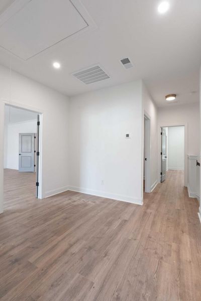 Spacious, unfurnished interior of a new home in Hayes Park, Johns Island (Image 21).