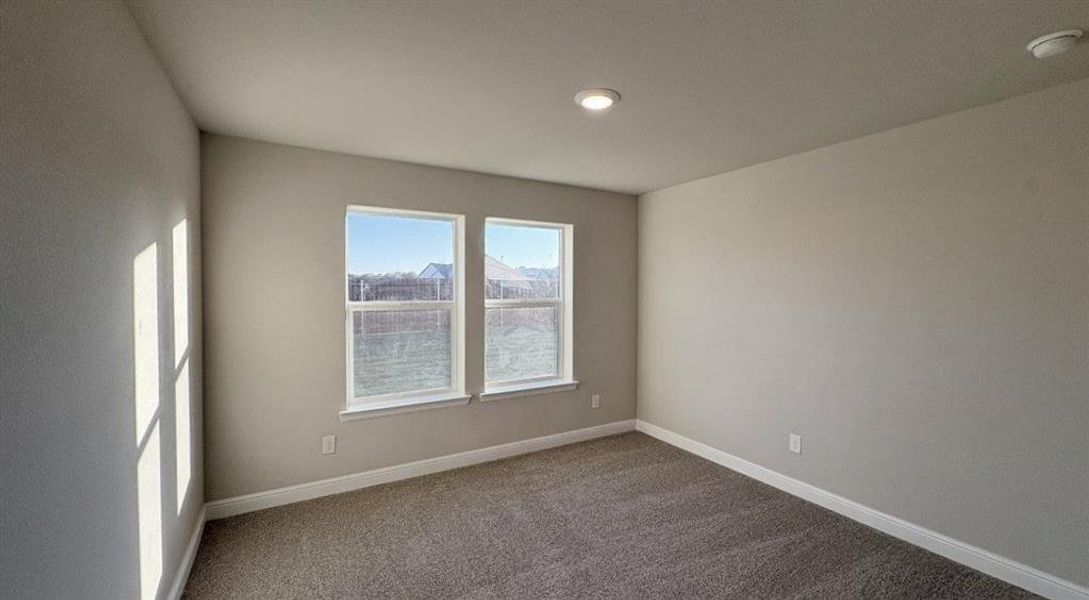 Spacious, unfurnished interior of a new home in Sandstone Estates, Granbury (Image 20).