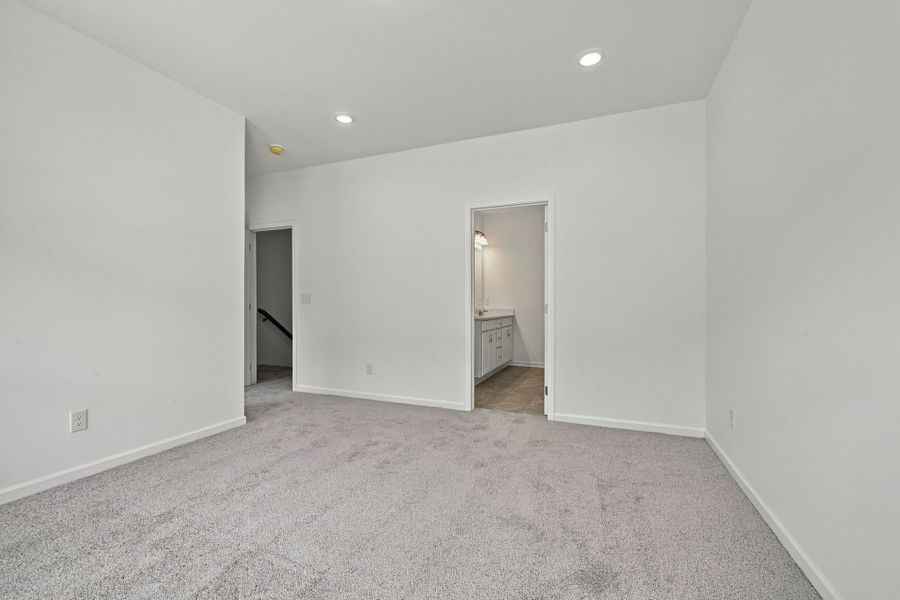 Spacious, unfurnished interior of a new home in Ironhorse, Dickson (Image 21).