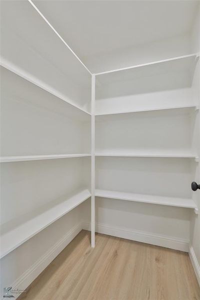 Spacious, unfurnished interior of a new home in , Abilene (Image 23).