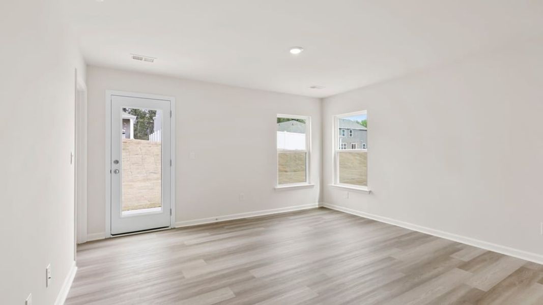 Spacious, unfurnished interior of a new home in Durbin Meadows, Fountain Inn (Image 21).