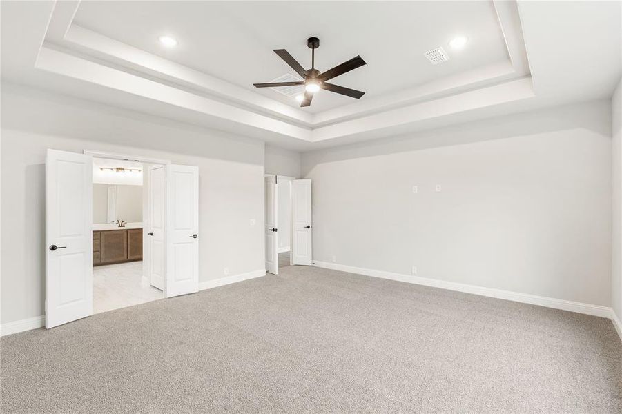 Spacious, unfurnished interior of a new home in Villages of Walnut Grove, Midlothian (Image 30).