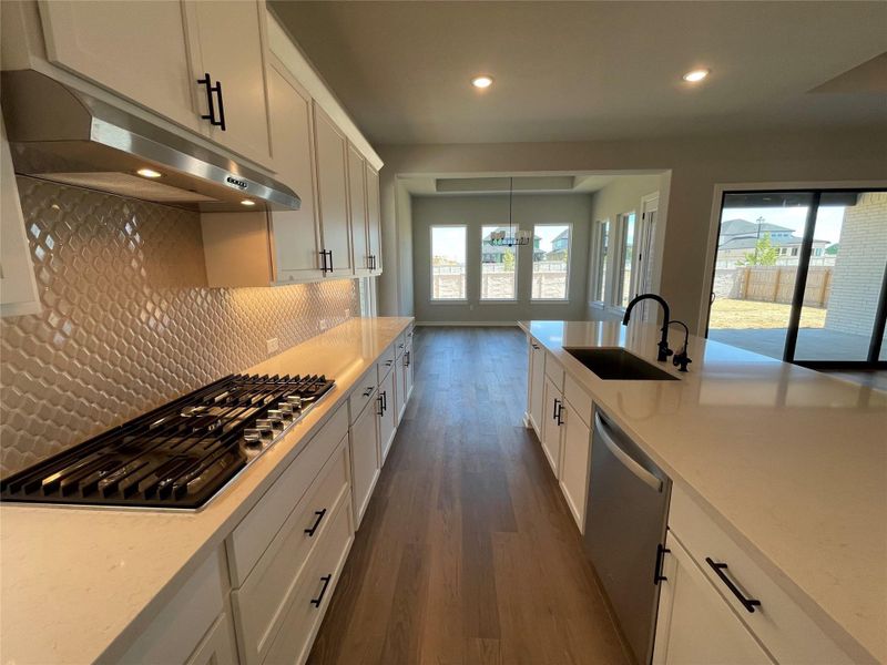 Stunning finishes in Light & Bright Kitchen Stunning finishes in Light & Bright Kitchen