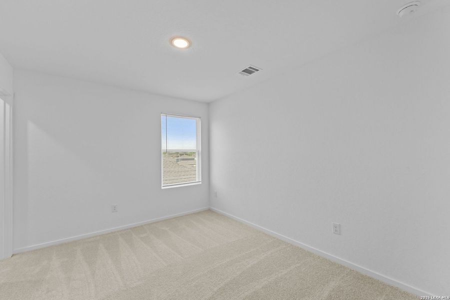 Spacious, unfurnished interior of a new home in Guadalupe Ridge, New Braunfels (Image 13).