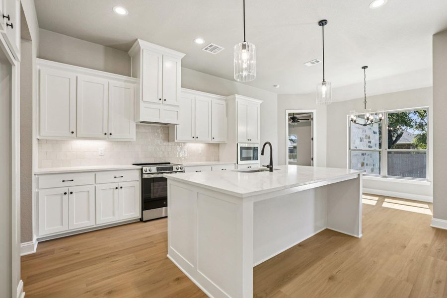 Furnished interior view inside a new home in Drake's Landing, Salado (Image 9).