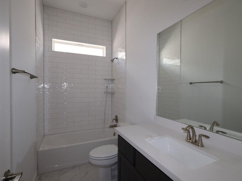 Furnished interior view inside a new home in Edgewood, Leander (Image 7).