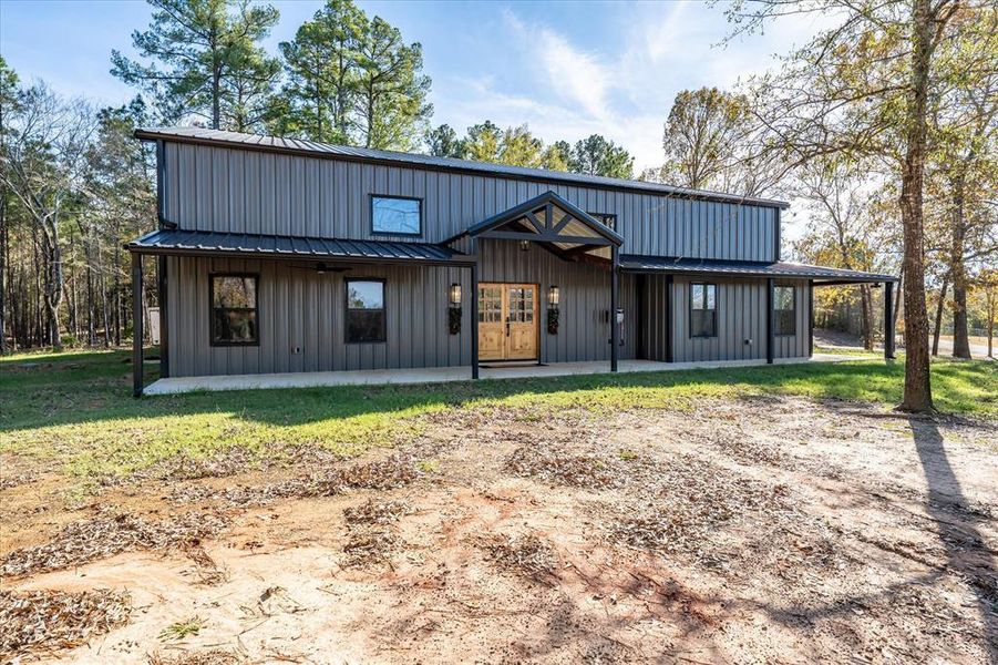 Exterior details and patio area of a home in , Brownsboro (Image 19).