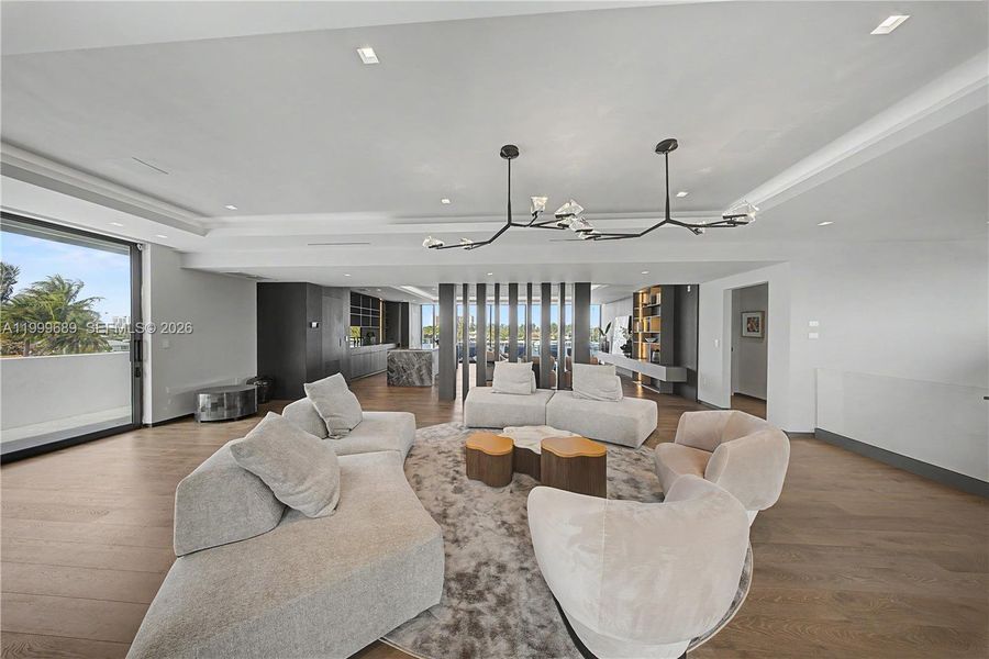 Furnished interior view inside a new home in , Fort Lauderdale (Image 52).