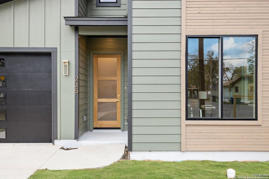 Exterior details and patio area of a home in , San Antonio (Image 32).