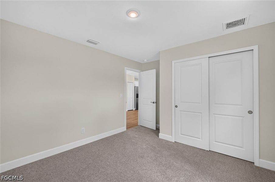Spacious, unfurnished interior of a new home in Cape Coral, Cape Coral (Image 26).