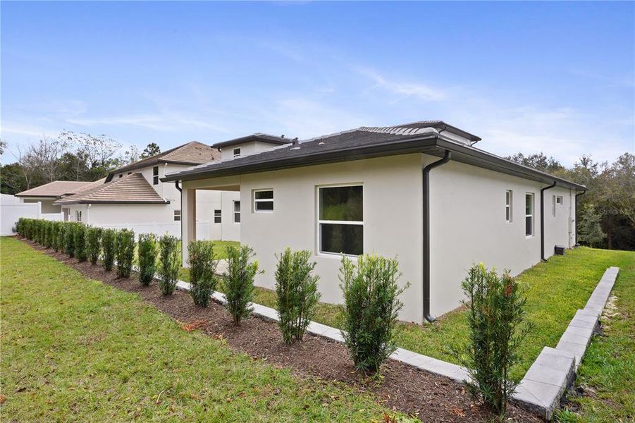 Exterior details and patio area of a home in , Apopka (Image 30).