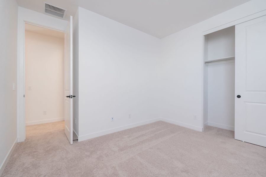 Spacious, unfurnished interior of a new home in Terraza, San Tan Valley (Image 16). Spacious, unfurnished interior of a new home in Terraza, San Tan Valley (Image 16).