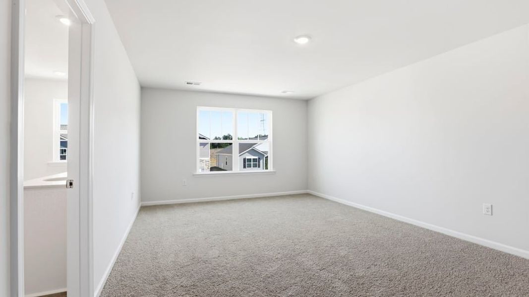Spacious, unfurnished interior of a new home in Baxter Village, Boiling Springs (Image 34).