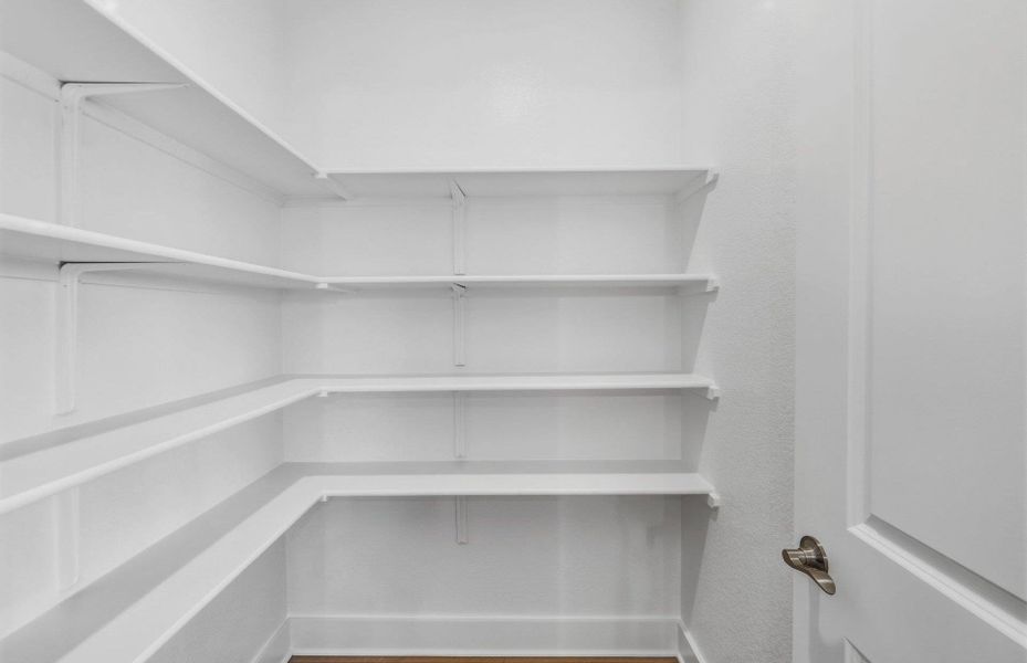 Spacious, unfurnished interior of a new home in Saddleback at Santa Rita Ranch, Liberty Hill (Image 11).