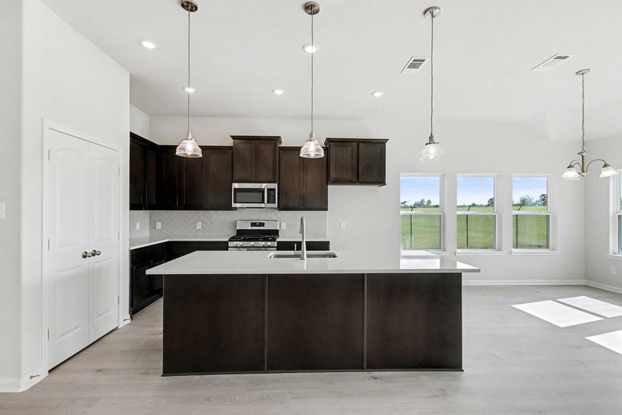 Furnished interior view inside a new home in Columbia Lakes, West Columbia (Image 7).