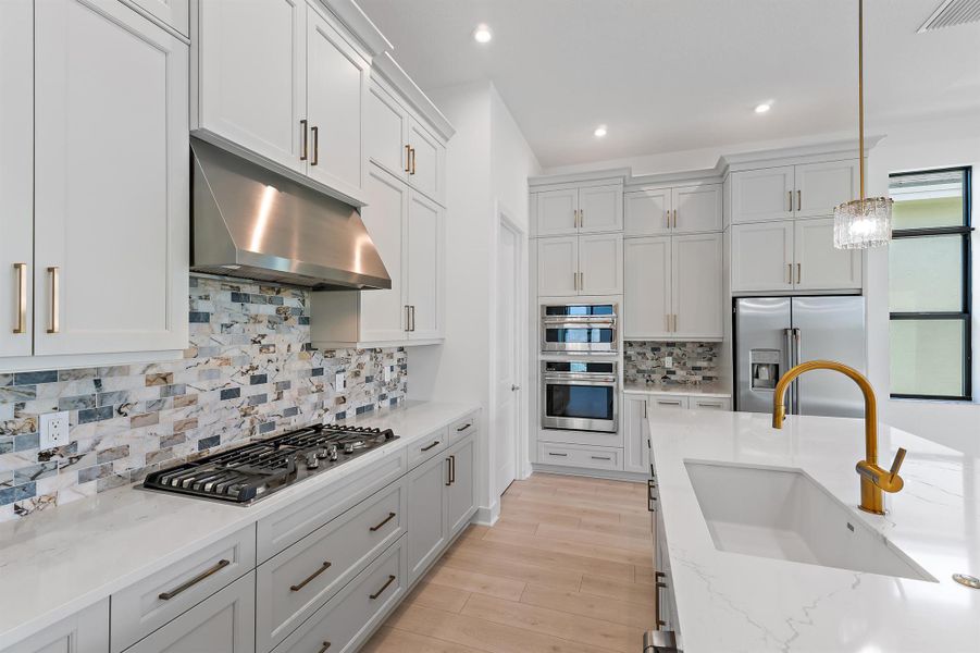 Image 38 of a home in Cove Royale.