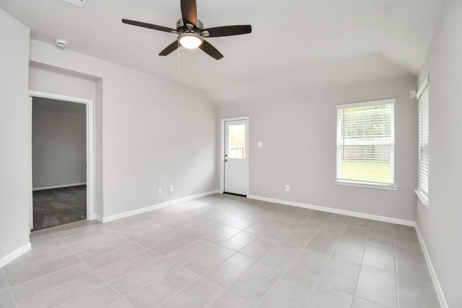 Spacious, unfurnished interior of a new home in Montgomery Ridge: Founders Collection, Montgomery (Image 37).