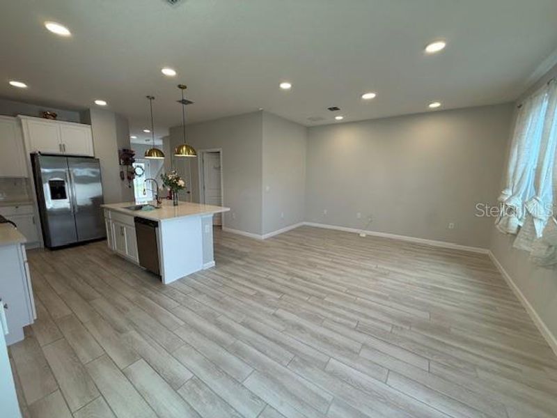 Spacious, unfurnished interior of a new home in , Winter Garden (Image 68).