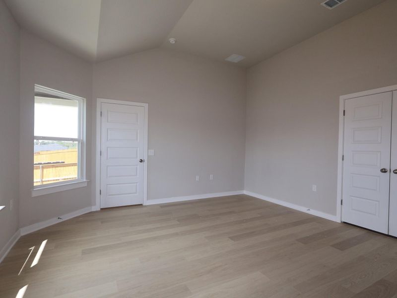 Spacious, unfurnished interior of a new home in Marble Creek Crossing, Austin (Image 6).