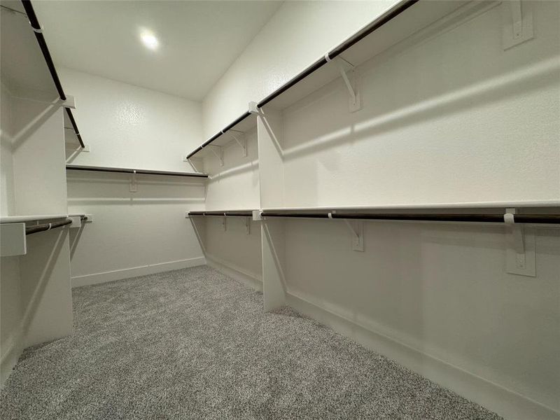 Spacious, unfurnished interior of a new home in Coyote Crossing, Godley (Image 7).