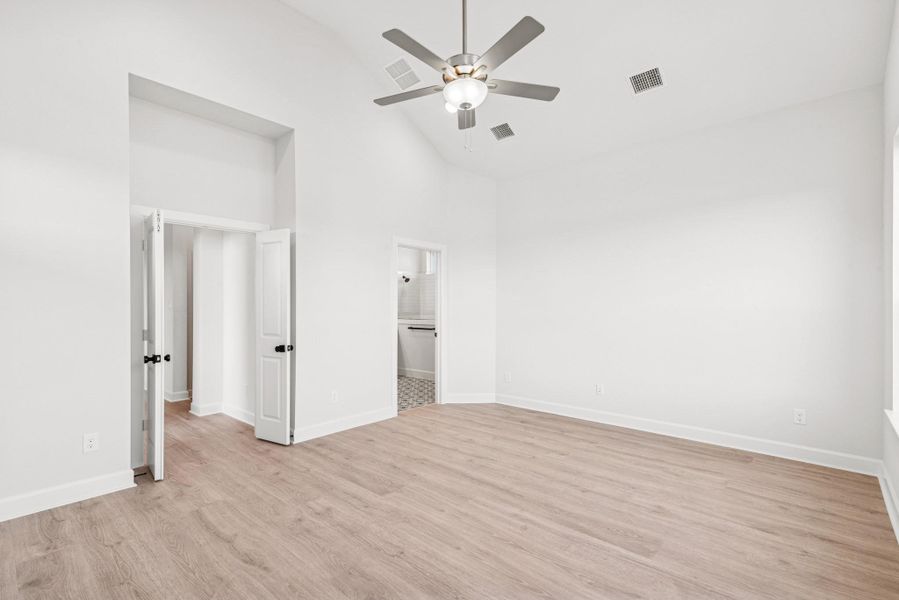 Spacious, unfurnished interior of a new home in Colton 45' Homesites, Todd Mission (Image 33).