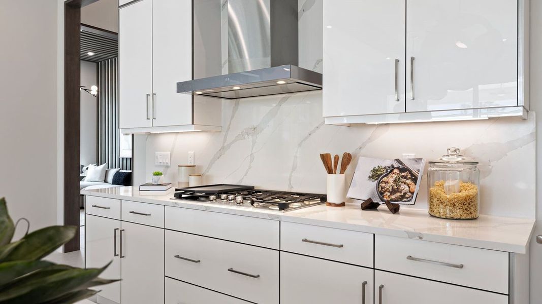 Representative interior finishes for a home built from the Paige by Kolter Homes in L'Ambiance at Avenir, Palm Beach Gardens (Image 25).