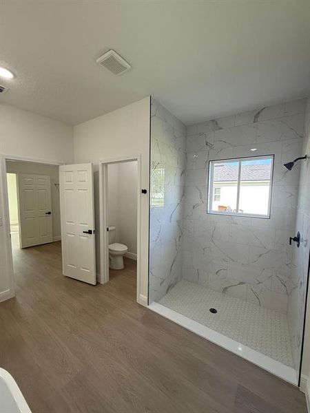 Spacious, unfurnished interior of a new home in , Ocala (Image 22).