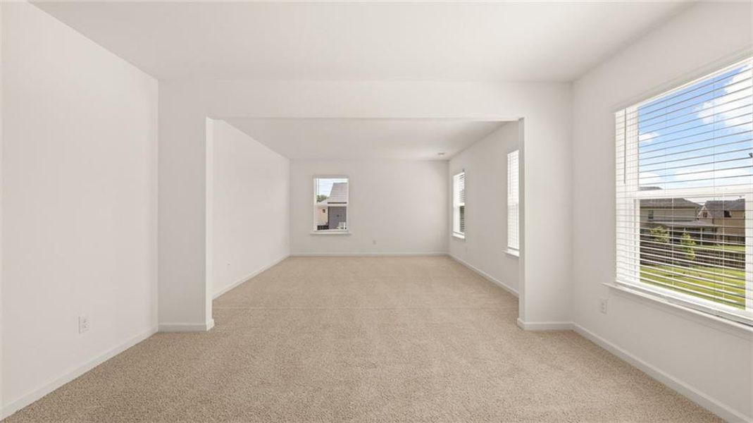 Spacious, unfurnished interior of a new home in Bridle Creek, Locust Grove (Image 27).