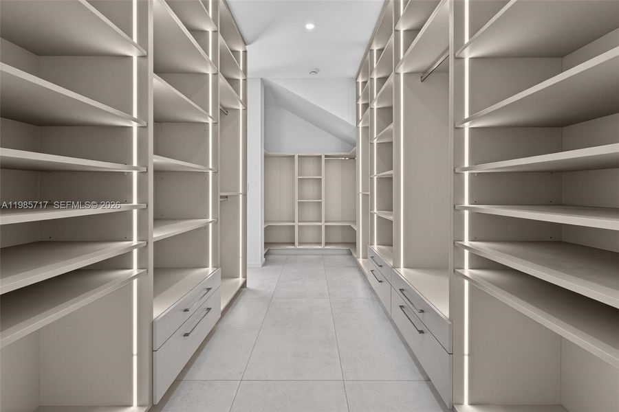 Image 79 of a home in .