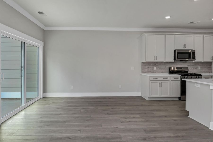 Spacious, unfurnished interior of a new home in Lake Carolina Townhomes, Columbia (Image 26).