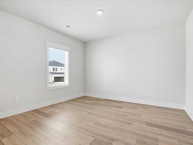 Spacious, unfurnished interior of a new home in Ashby Woods, Boiling Springs (Image 9). Spacious, unfurnished interior of a new home in Ashby Woods, Boiling Springs (Image 9).