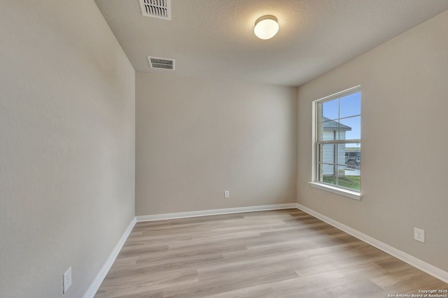 Spacious, unfurnished interior of a new home in Park Place, New Braunfels (Image 38). Spacious, unfurnished interior of a new home in Park Place, New Braunfels (Image 38).