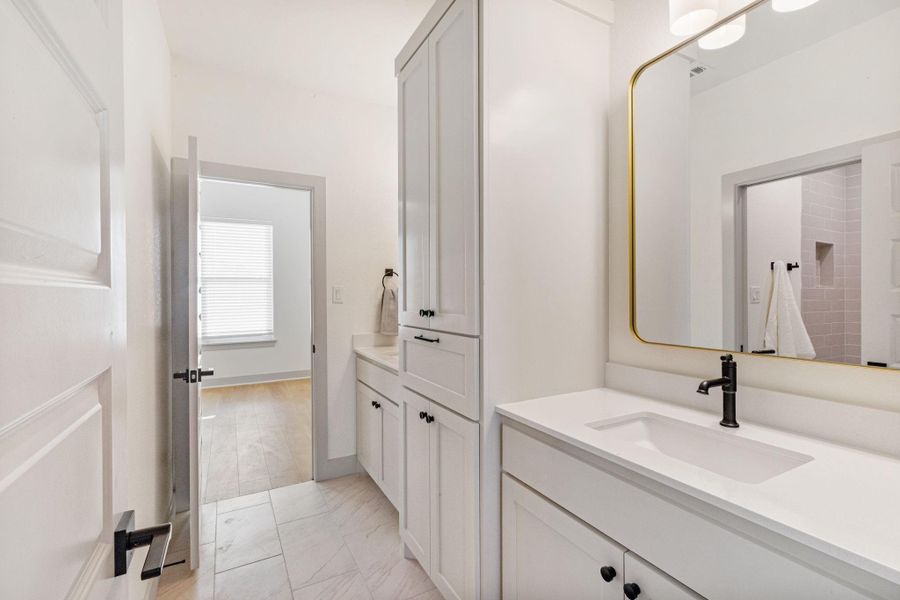 Furnished interior view inside a new home in , Bryan (Image 34).