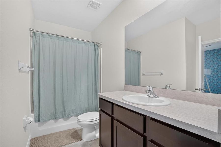 Furnished interior view inside a new home in , Plant City (Image 16).